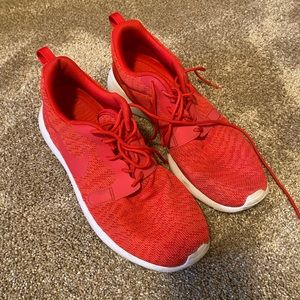 Used Nike Roshe one running shoes- super comfy size 11 mens